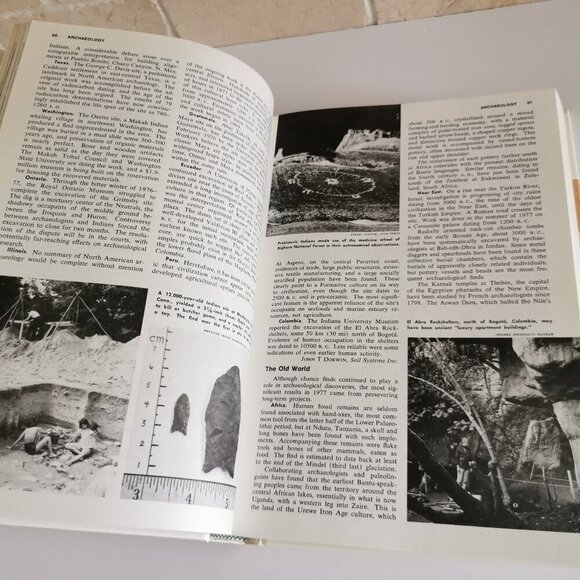 1978 Year Book Encyclopedia Vintage Birthday Gift Annual Recap Grolier Gen X - Picture 6 of 10
